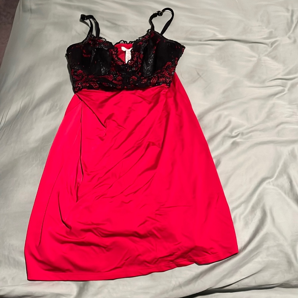 Soma black and red lace slip